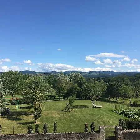 D'hotes Et Roulotte Au Bonheur Du Parc Le Breuil (Allier)
