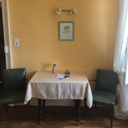 D'hotes Et Roulotte Au Bonheur Du Parc Bed & Breakfast *