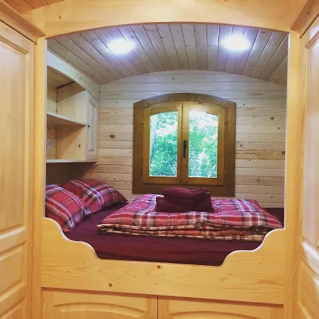 D'hotes Et Roulotte Au Bonheur Du Parc 3*