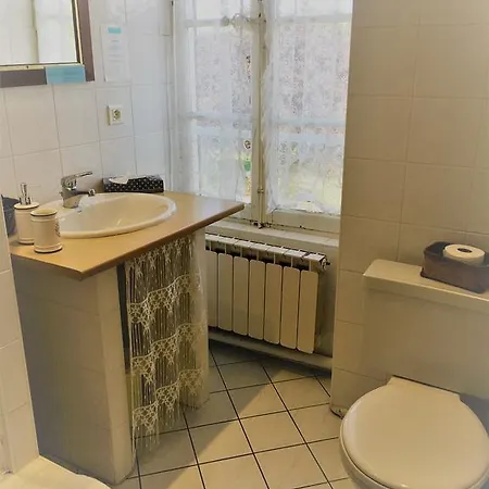 Bed & Breakfast D'hotes Et Roulotte Au Bonheur Du Parc Le Breuil (Allier)