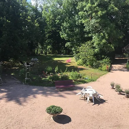 Frühstückspension Au Bonheur Du Parc D'hotes Et Roulotte