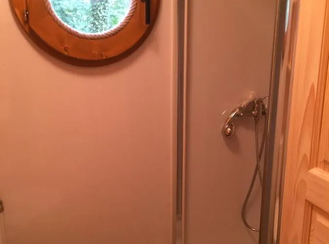 D'hotes Et Roulotte Au Bonheur Du Parc Bed & Breakfast Le Breuil (Allier)