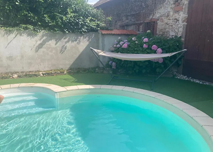 D'hotes Et Roulotte Au Bonheur Du Parc Bed & Breakfast Le Breuil (Allier)