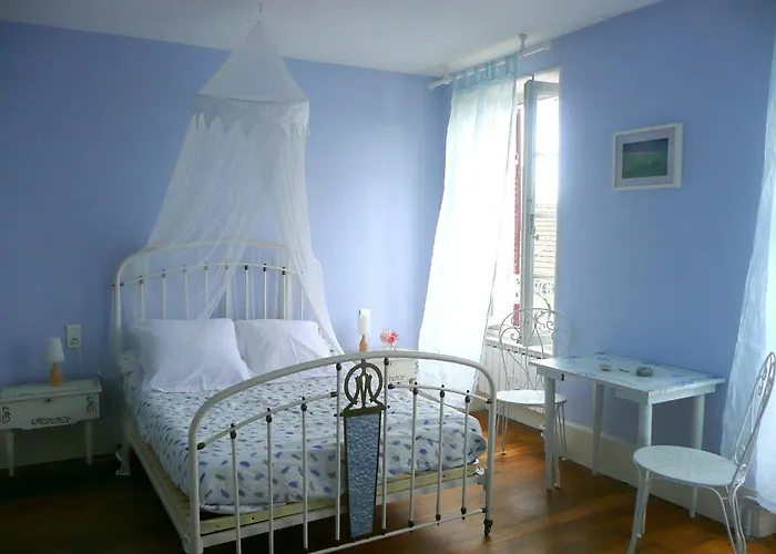 Bed & Breakfast D'hotes Et Roulotte Au Bonheur Du Parc Le Breuil (Allier)