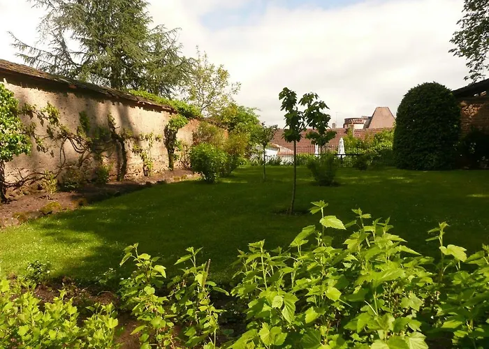 Bed & Breakfast D'hotes Et Roulotte Au Bonheur Du Parc Le Breuil (Allier)