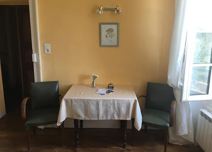 D'hotes Et Roulotte Au Bonheur Du Parc Bed & Breakfast 3*